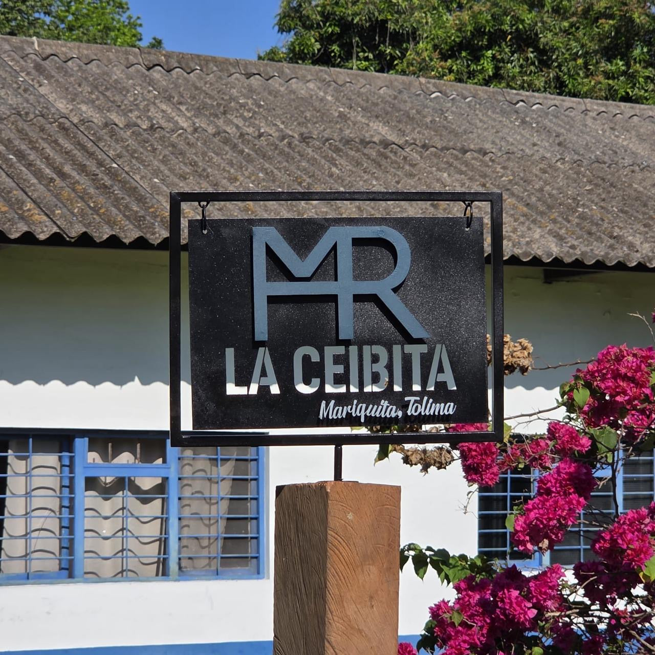 Tu aviso personalizado en metal